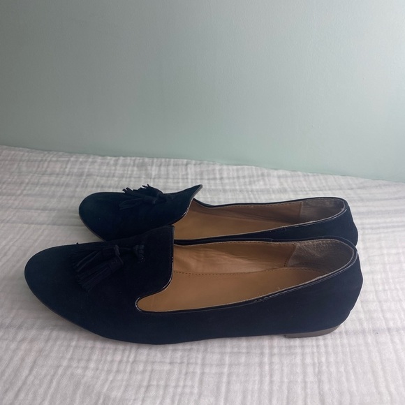 Women's J Crew Black Leather Loafers With Tassels Size 8 Flats Slip On - Picture 5 of 15